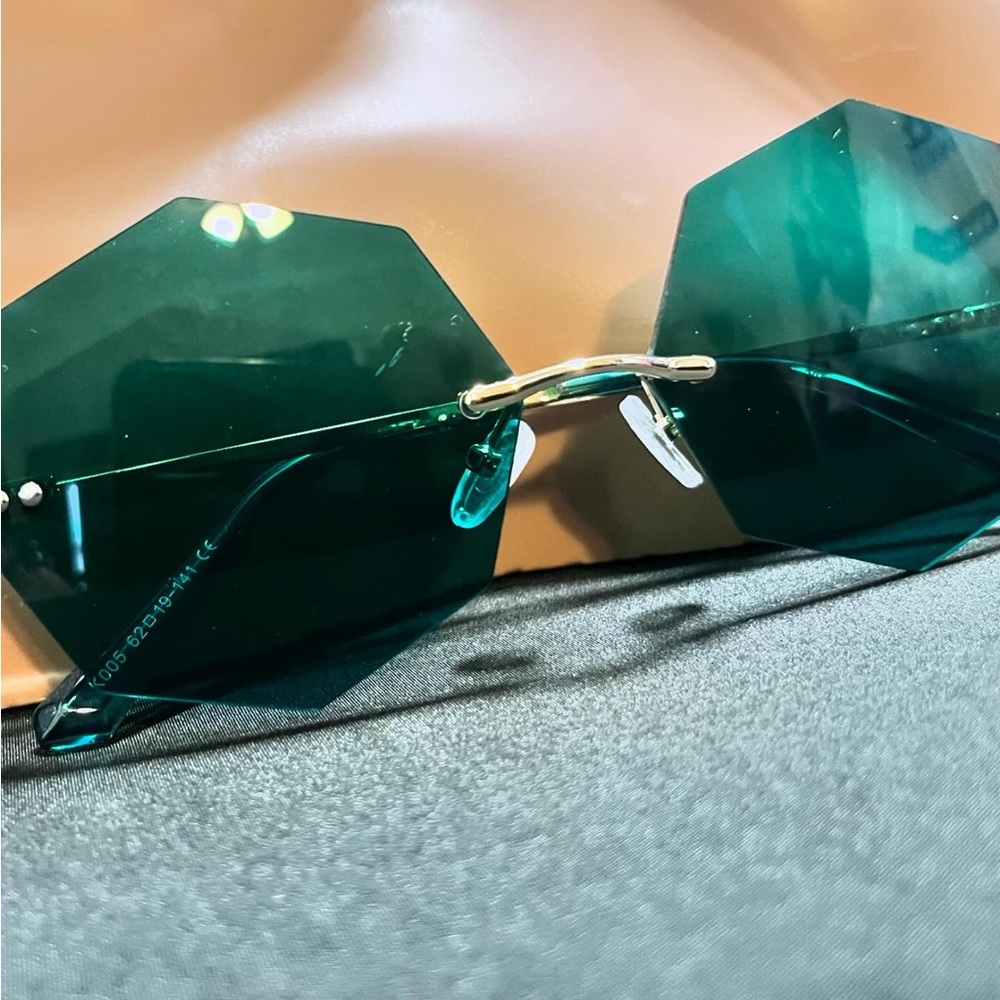 New! Retro Rimless Frames - Picture 2 of 6